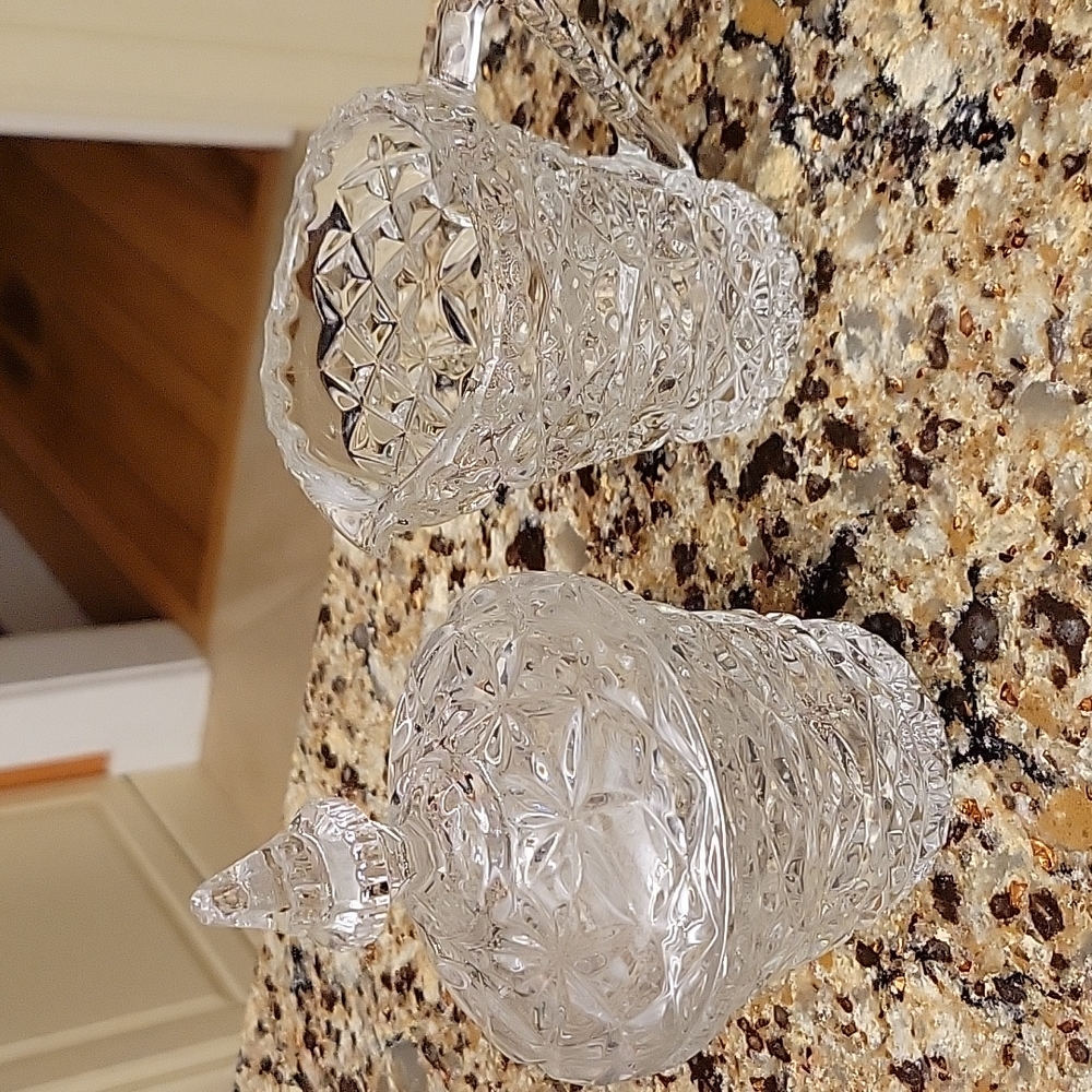 Shamrock by Action Industries Sugar bowl and creamer, Like new.